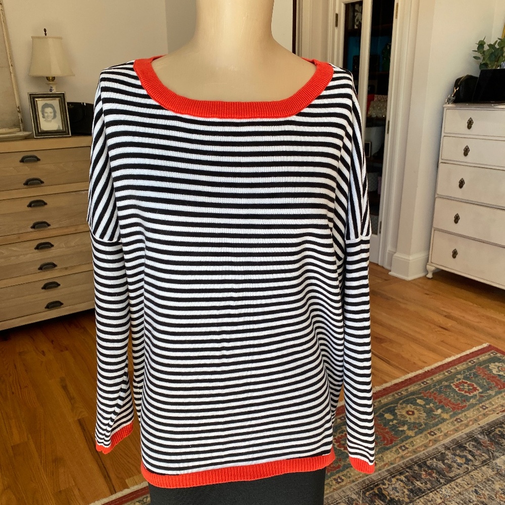 Dokotoo Black and White Tunic Sweater with Orange Accents - Size XL